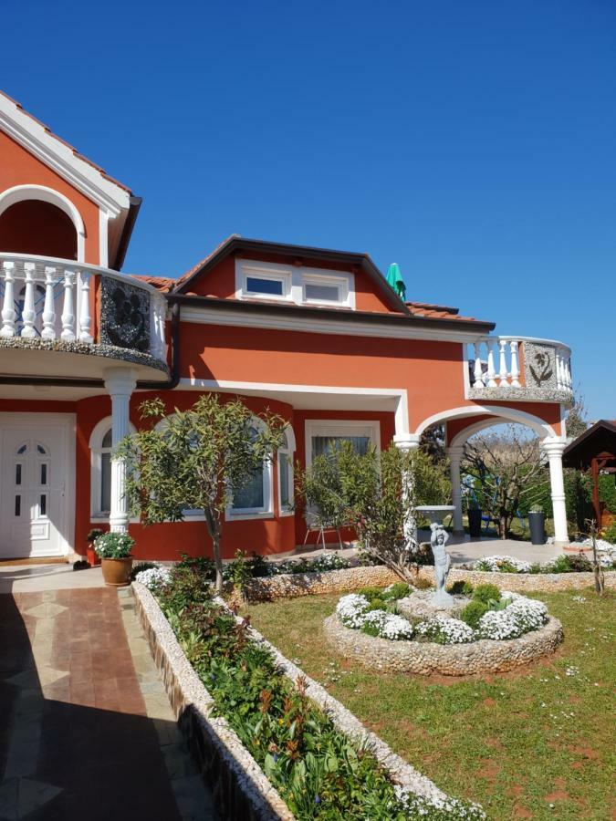 Apartma Jelka Novigrad Istria Exteriör bild