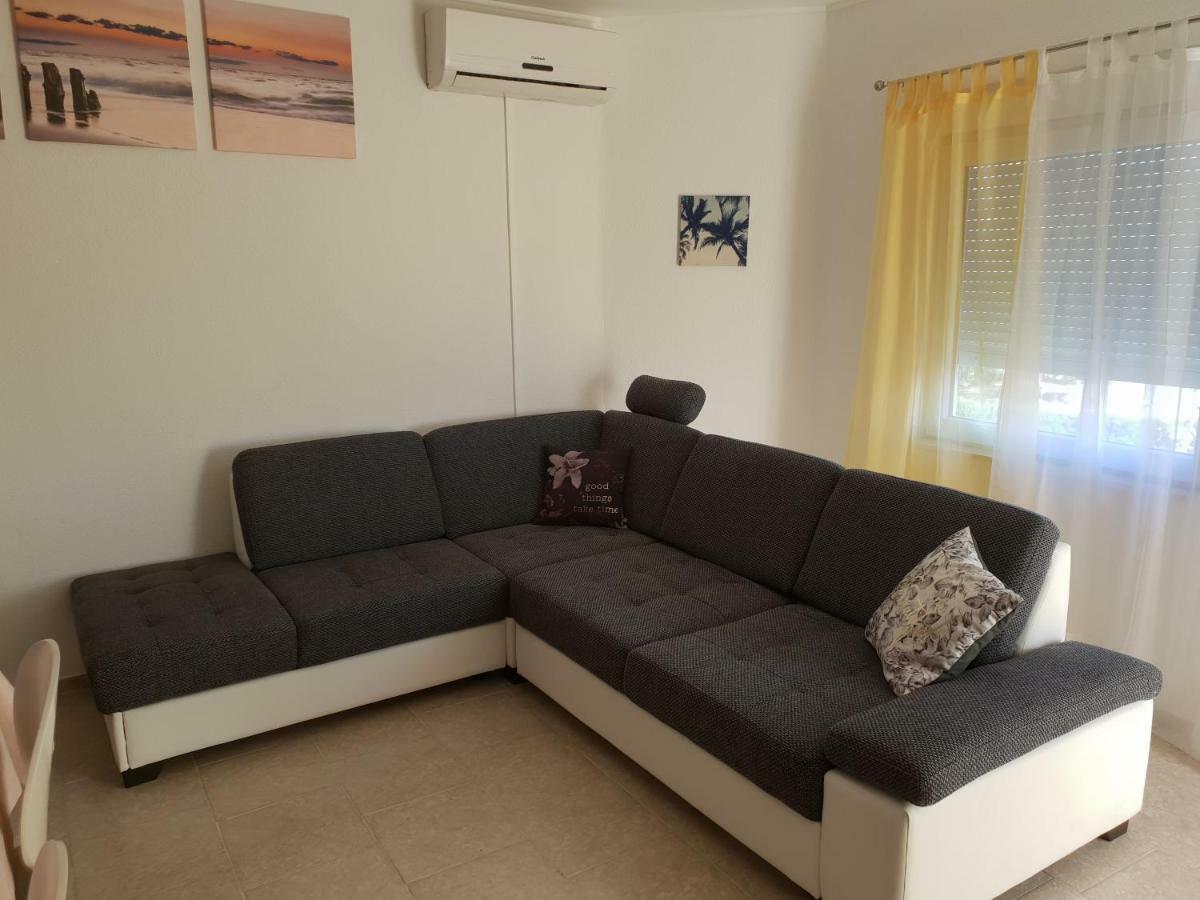 Apartma Jelka Novigrad Istria Exteriör bild