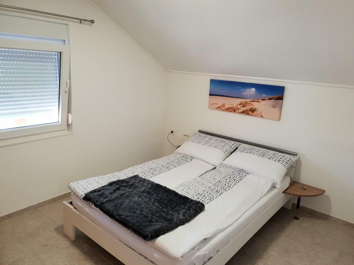 Apartma Jelka Novigrad Istria Exteriör bild