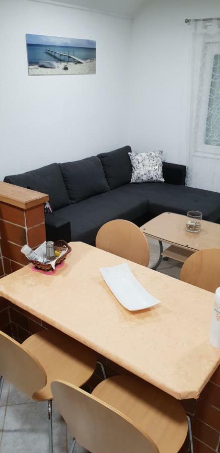 Apartma Jelka Novigrad Istria Exteriör bild