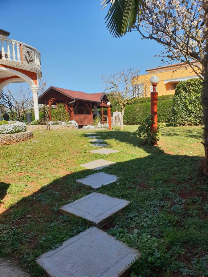 Apartma Jelka Novigrad Istria Exteriör bild